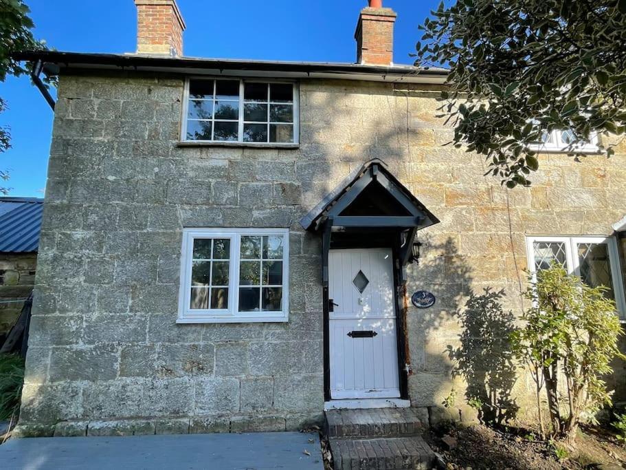 Rustic 18Th Century Stone Cottage With Fireplace And Parking Crowborough Bagian luar foto